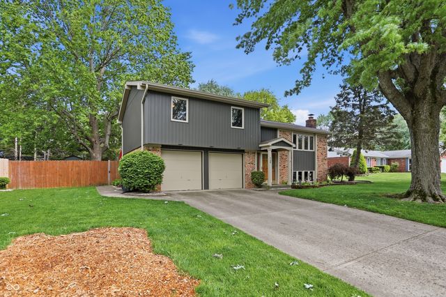 729 Colonial Way, Greenwood, IN 46142