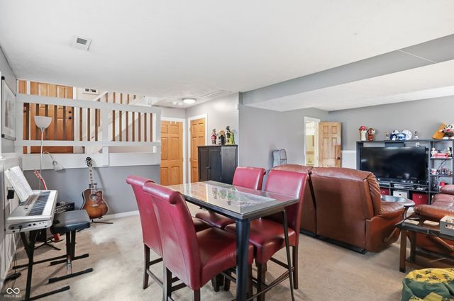 729 Colonial Way, Greenwood, IN 46142