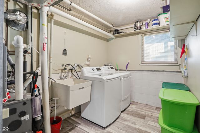 729 Colonial Way, Greenwood, IN 46142