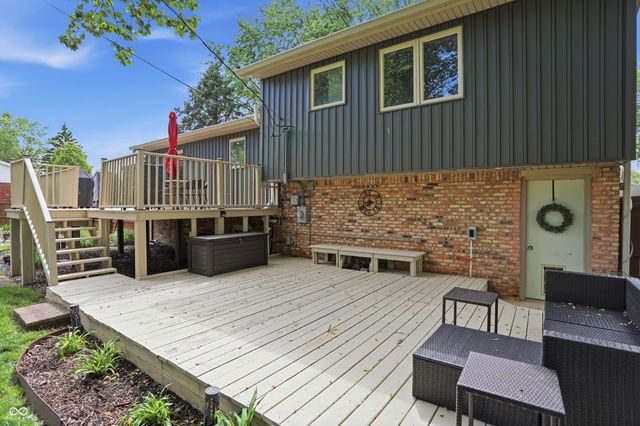 729 Colonial Way, Greenwood, IN 46142