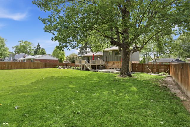 729 Colonial Way, Greenwood, IN 46142