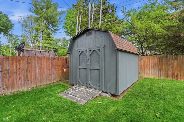 729 Colonial Way, Greenwood, IN 46142