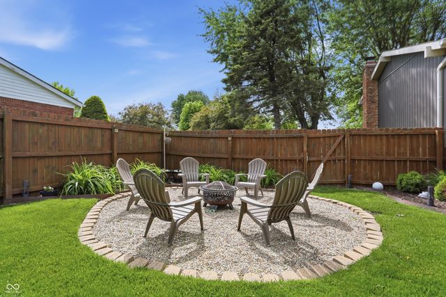 729 Colonial Way, Greenwood, IN 46142