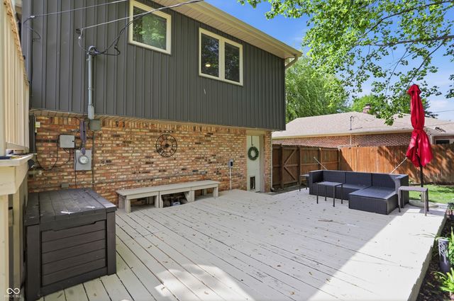 729 Colonial Way, Greenwood, IN 46142