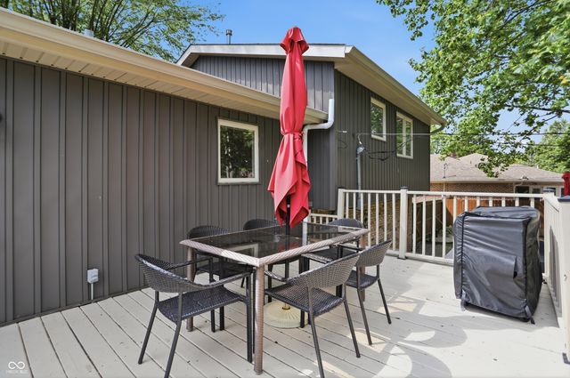 729 Colonial Way, Greenwood, IN 46142