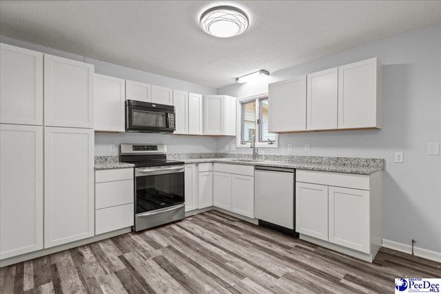 1502 Palmetto Dr, Hartsville, SC 29550