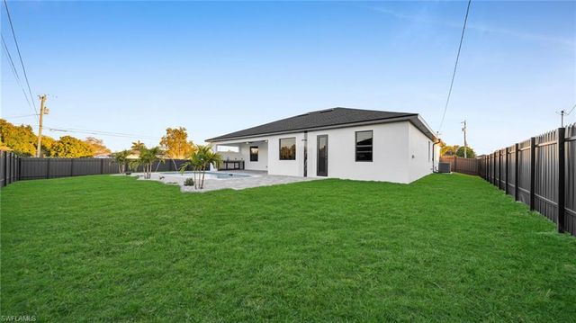 1401 SW 13th TER, Cape Coral, FL 33991