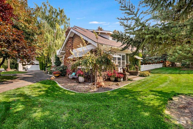 916 Hankins Rd N, Twin Falls, ID 83301