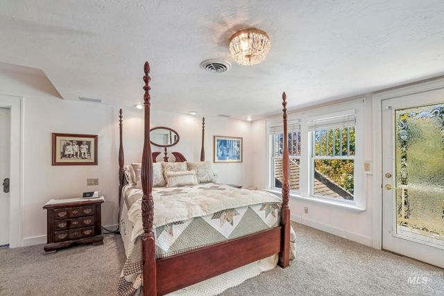 916 Hankins Rd N, Twin Falls, ID 83301