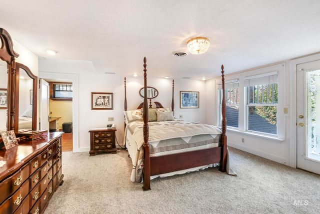 916 Hankins Rd N, Twin Falls, ID 83301