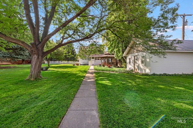 916 Hankins Rd N, Twin Falls, ID 83301