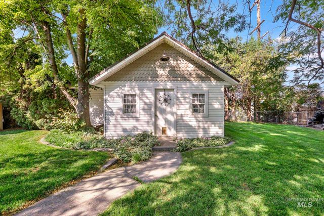 916 Hankins Rd N, Twin Falls, ID 83301