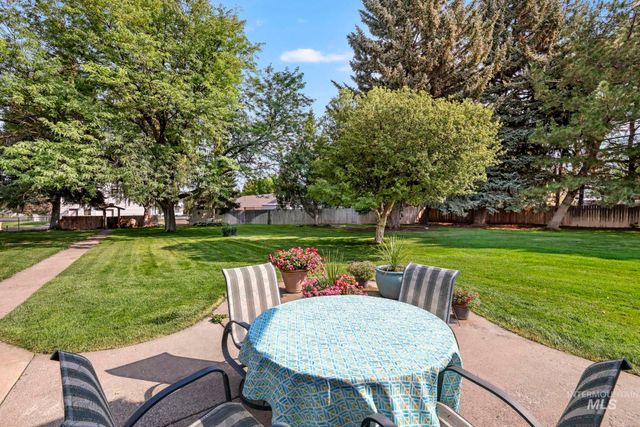 916 Hankins Rd N, Twin Falls, ID 83301