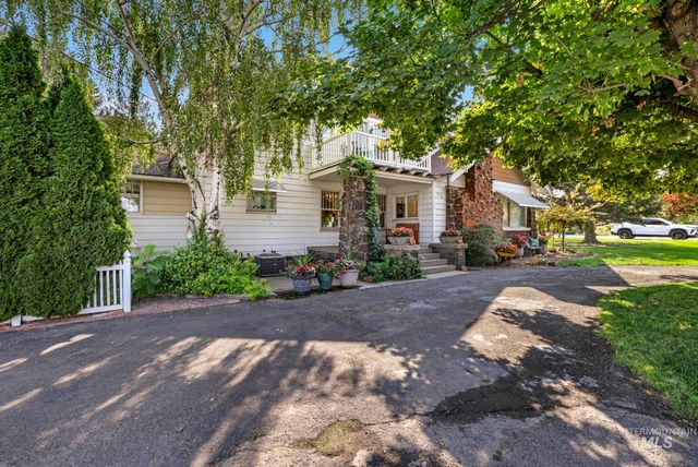 916 Hankins Rd N, Twin Falls, ID 83301