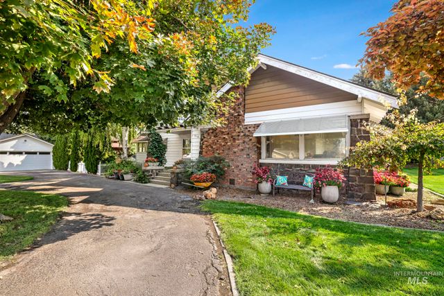 916 Hankins Rd N, Twin Falls, ID 83301