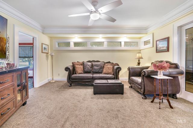 916 Hankins Rd N, Twin Falls, ID 83301