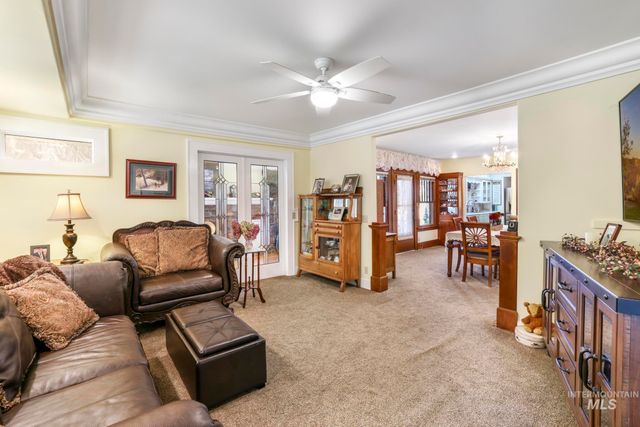 916 Hankins Rd N, Twin Falls, ID 83301