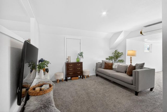 518 S St, Sacramento, CA 95811