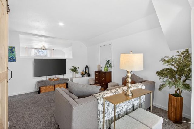 518 S St, Sacramento, CA 95811