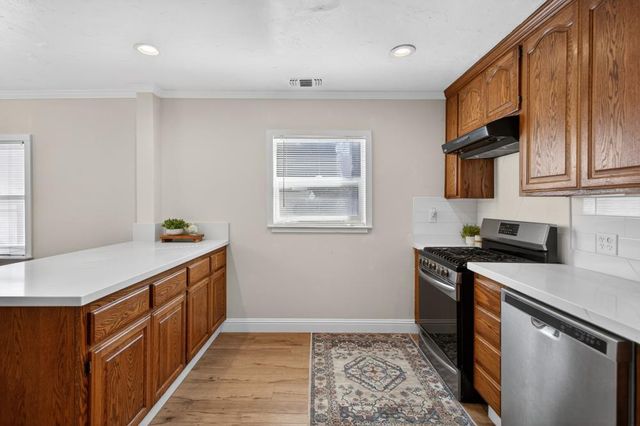 518 S St, Sacramento, CA 95811