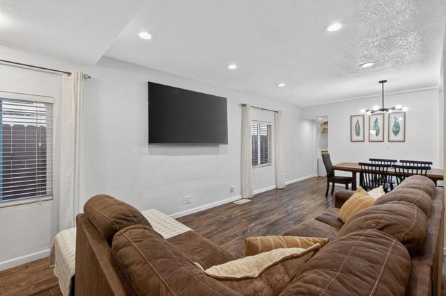 518 S St, Sacramento, CA 95811