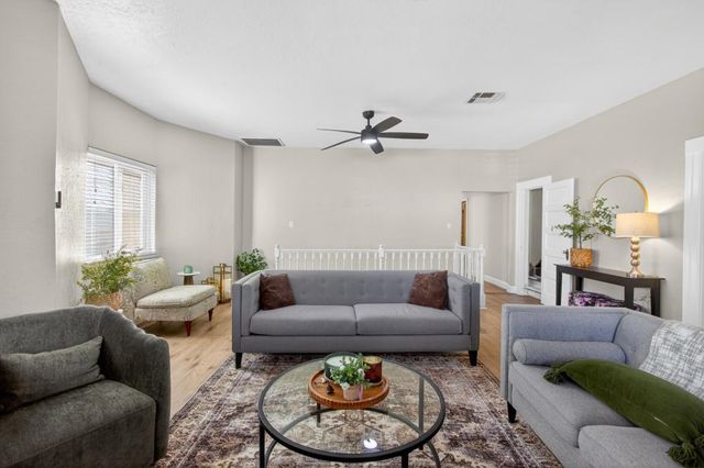 518 S St, Sacramento, CA 95811