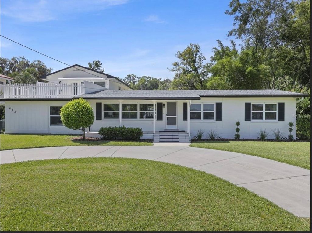 Image 1 of property listing at 212 W 1ST AVENUE, Windermere, FL 34786