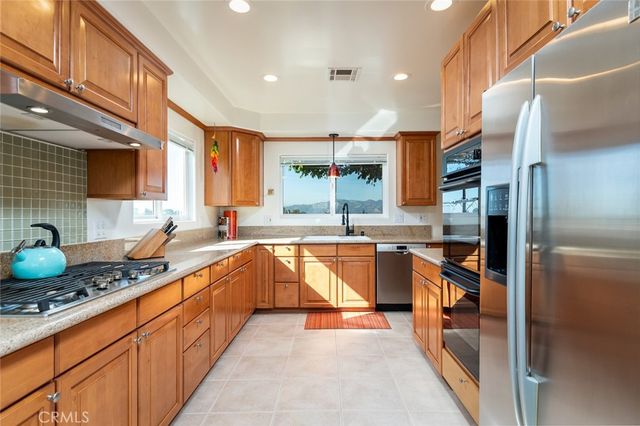 1404 Corona Drive, Glendale, CA 91205