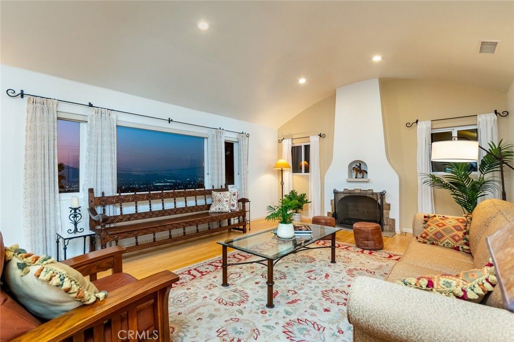 1404 Corona Drive, Glendale, CA 91205 — photo 4