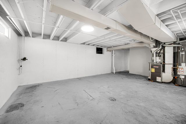 216 Cherokee Drive, Lowell, IN 46356