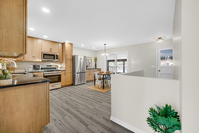 216 Cherokee Drive, Lowell, IN 46356