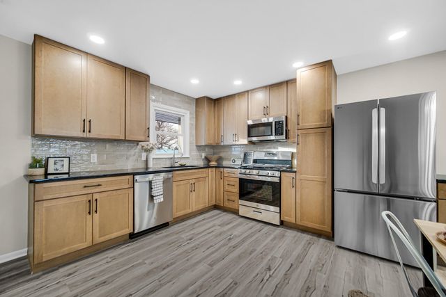 216 Cherokee Drive, Lowell, IN 46356