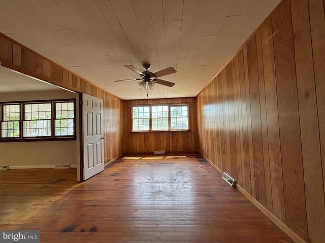 215 E STEELMAN AVE, Northfield, NJ 08225