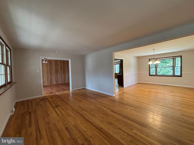 215 E STEELMAN AVE, Northfield, NJ 08225