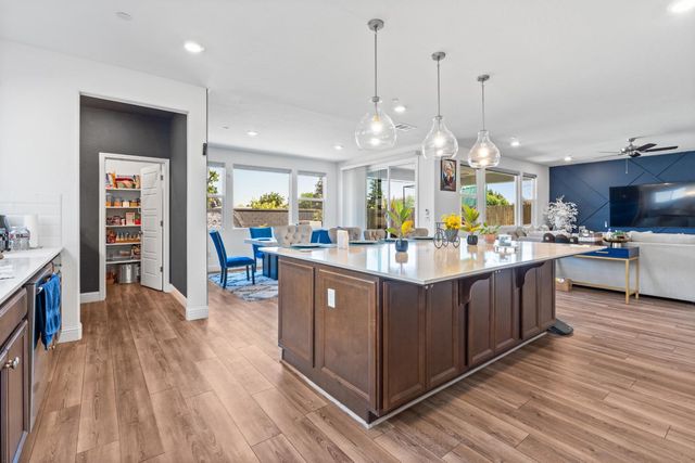 6436 E Ramona Way, Fresno, CA 93727