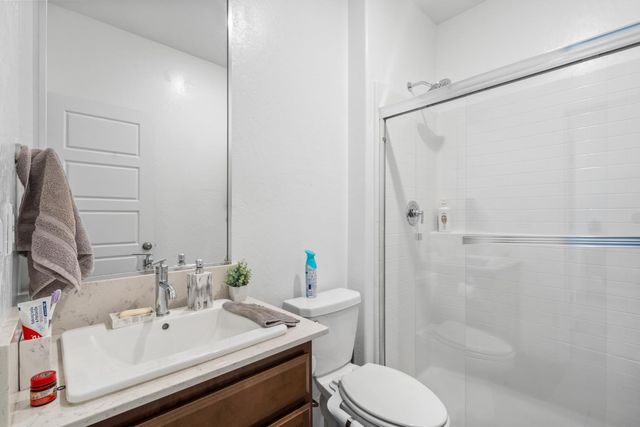6436 E Ramona Way, Fresno, CA 93727