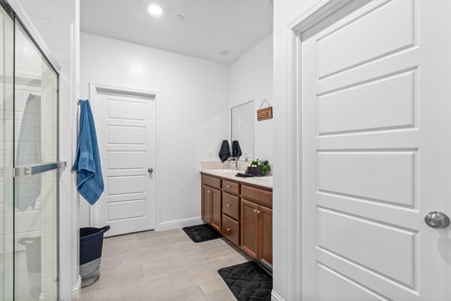 6436 E Ramona Way, Fresno, CA 93727