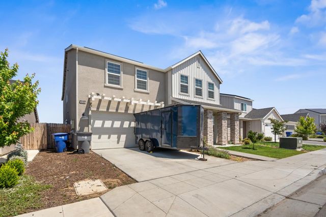 6436 E Ramona Way, Fresno, CA 93727