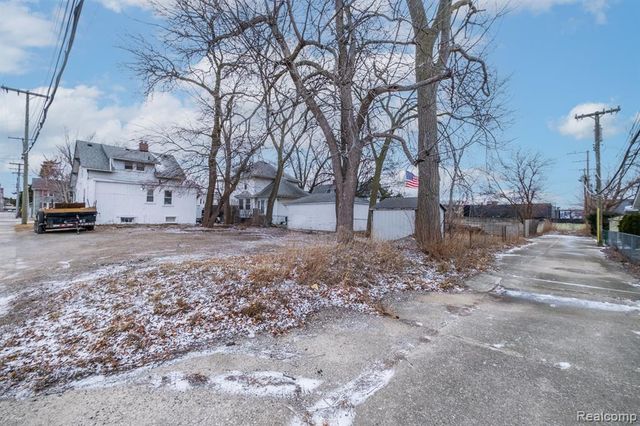 127 W Parent Avenue, Royal Oak, MI 48067