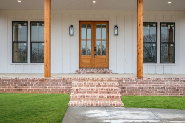 3213 Carolina Ave, Centerville, TN 37033