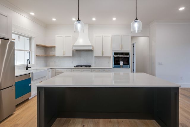 3213 Carolina Ave, Centerville, TN 37033