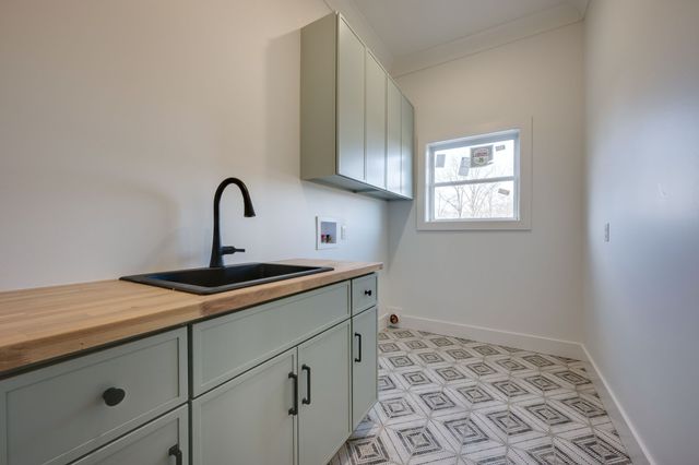 3213 Carolina Ave, Centerville, TN 37033