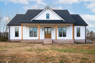 3213 Carolina Ave, Centerville, TN 37033