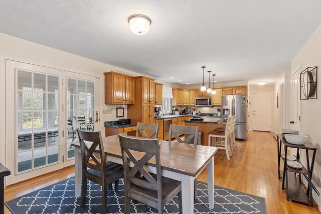 4 Brookside Ln, Sterling, MA 01564