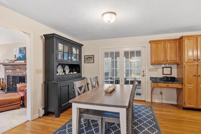 4 Brookside Ln, Sterling, MA 01564