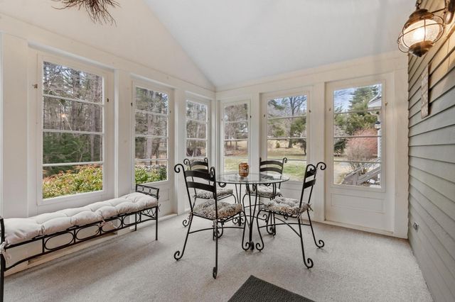 4 Brookside Ln, Sterling, MA 01564