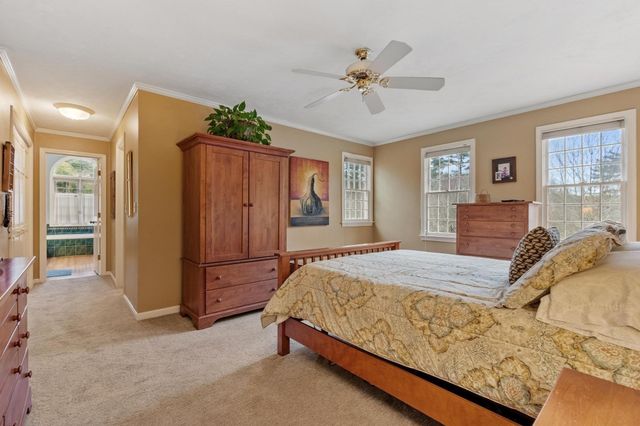 4 Brookside Ln, Sterling, MA 01564