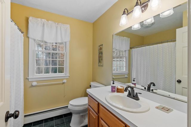 4 Brookside Ln, Sterling, MA 01564