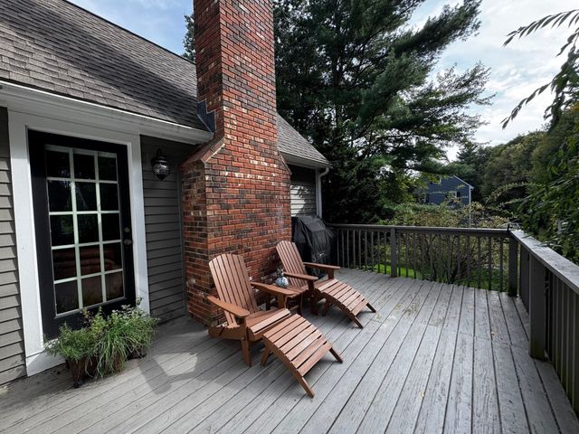 4 Brookside Ln, Sterling, MA 01564