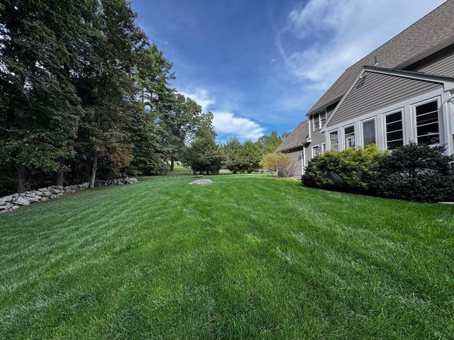 4 Brookside Ln, Sterling, MA 01564